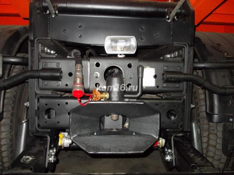 Установка ТСУ с электро-пневмо-выводами, знак автопоезд, евро-фаркоп «Rockinger»